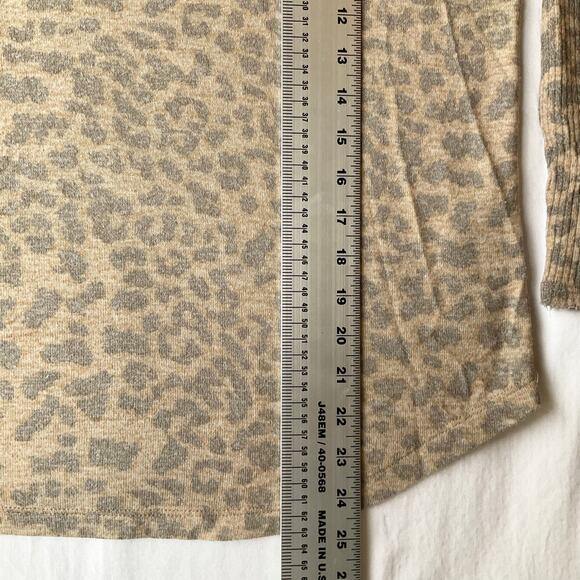 Buffalo by DavidBitton Women Long Sleeve Crewneck Knit Blouse size S,Leopard Tan - Picture 4 of 7